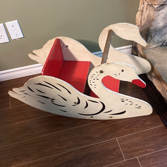 Vintage
Wooden Swan Rocking Horse - Picture 13 of 17